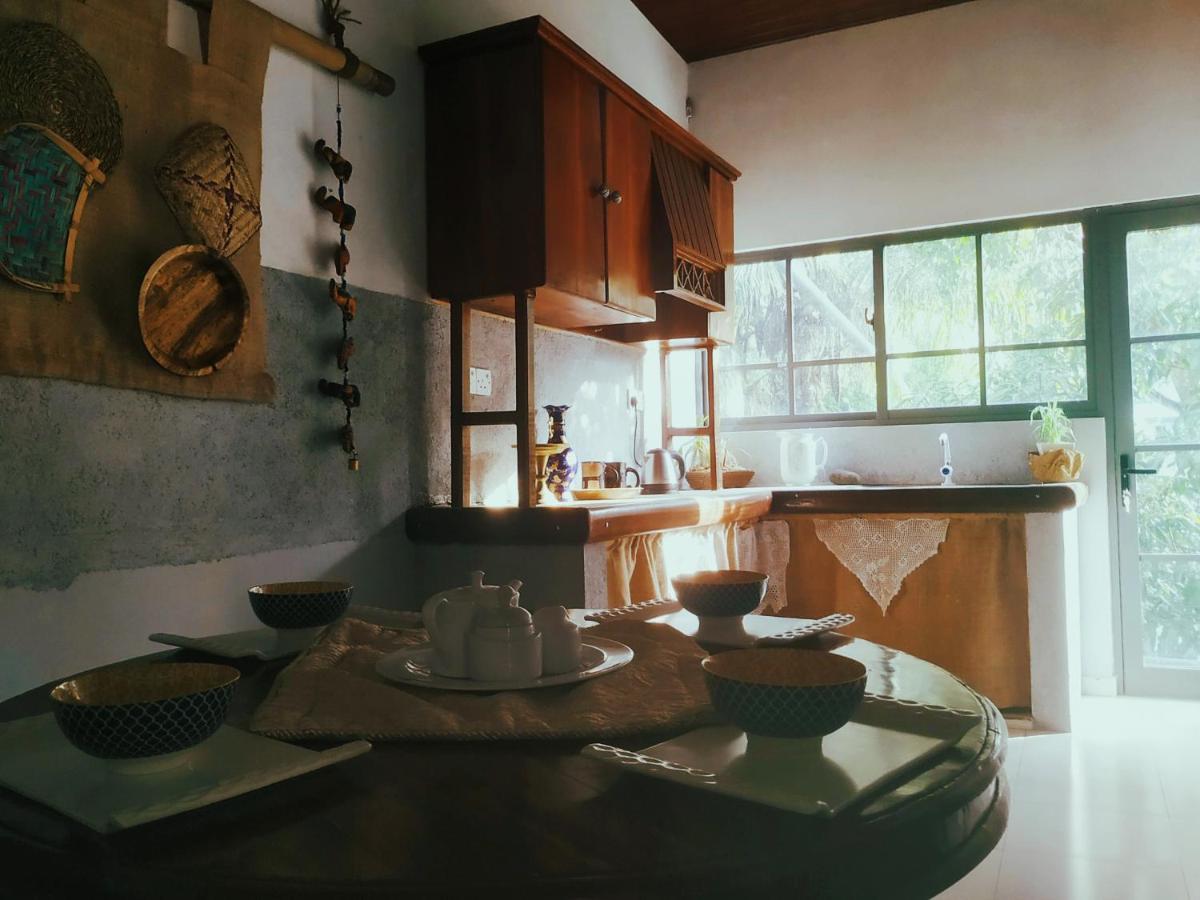 Barefoot Inn Kandy Bagian luar foto