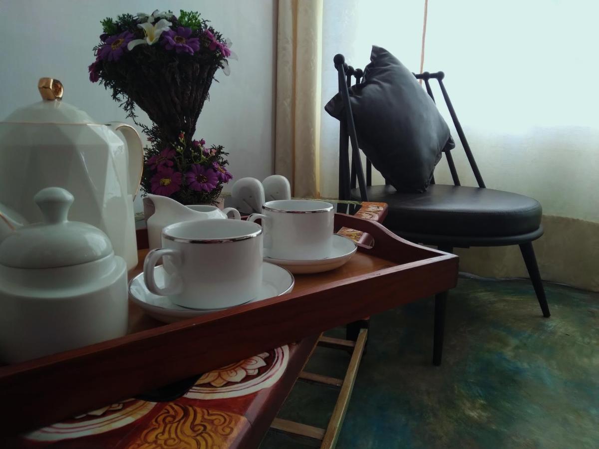 Barefoot Inn Kandy Bagian luar foto
