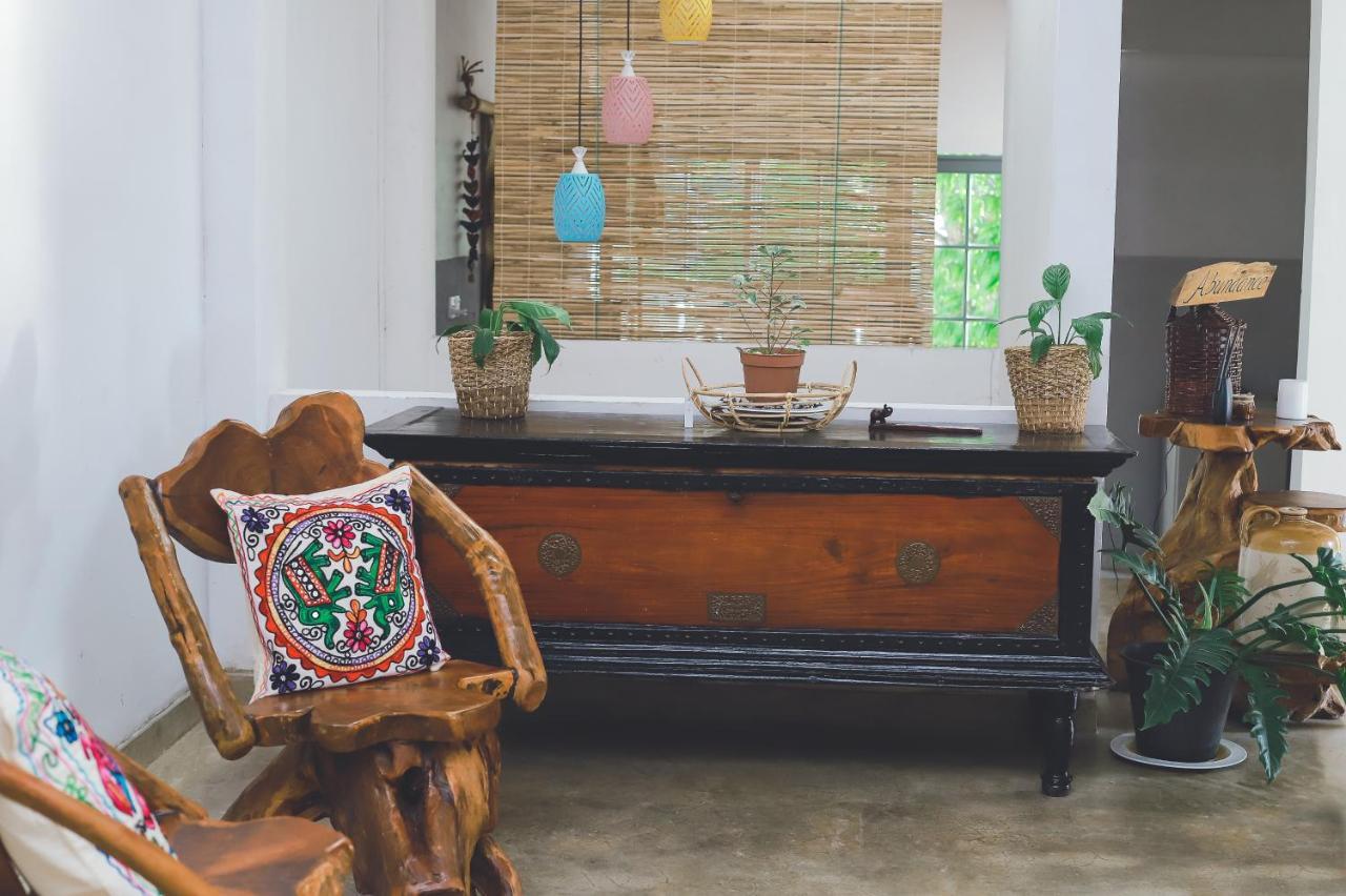 Barefoot Inn Kandy Bagian luar foto