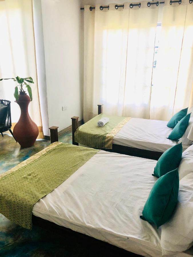 Barefoot Inn Kandy Bagian luar foto